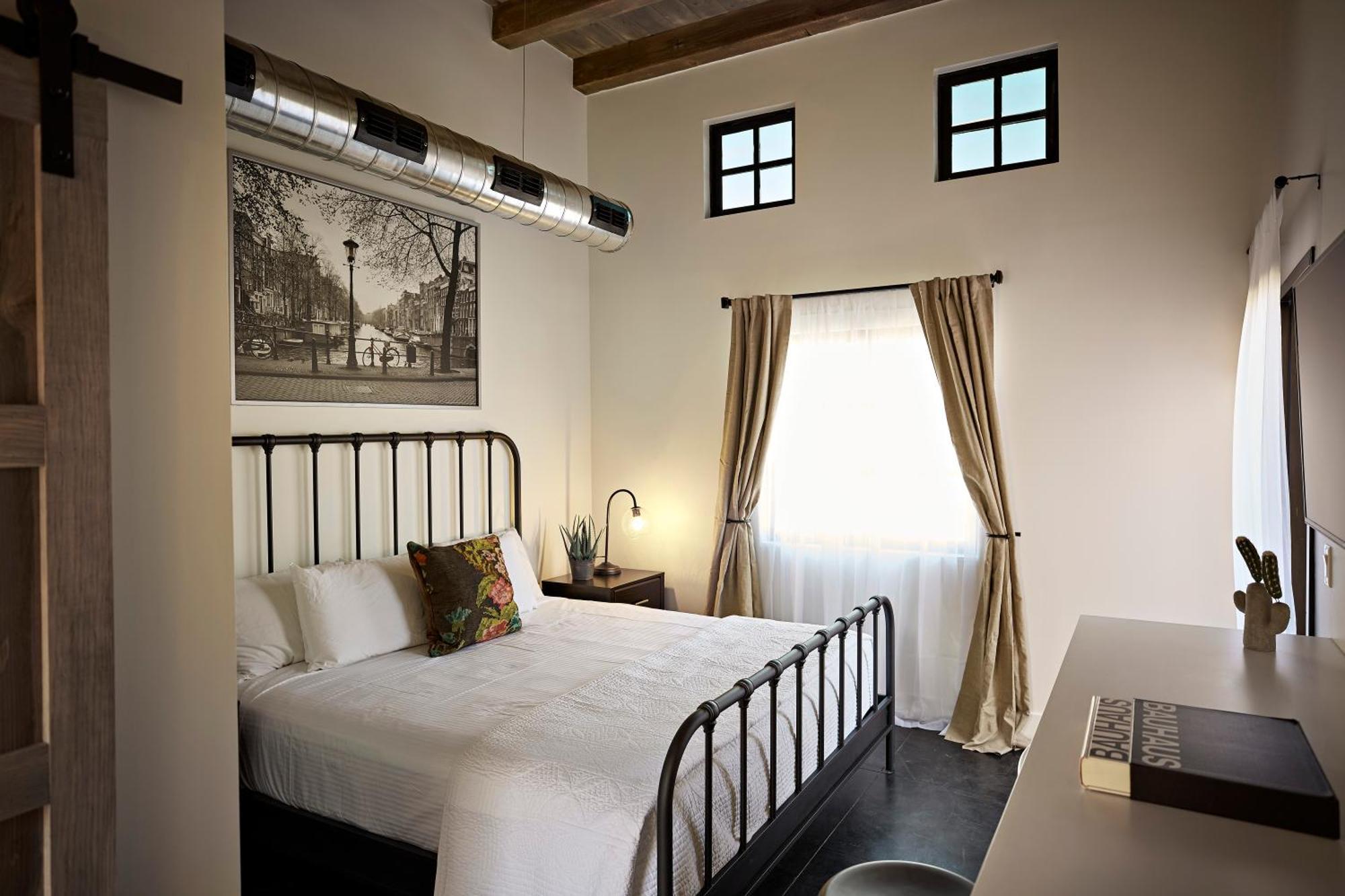 Bespoke Inn Scottsdale Exterior photo